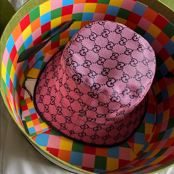 Brand new Gucci bucket hat - Picture 1 of 6